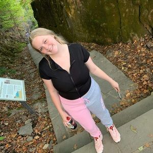 Meet your Posher, Emily